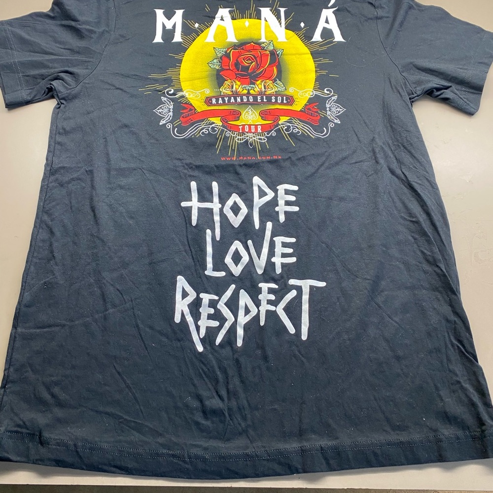 New Unisex Mana Black Rayando El Sol Tour Todos Somos Dreamers TShirt Size Large